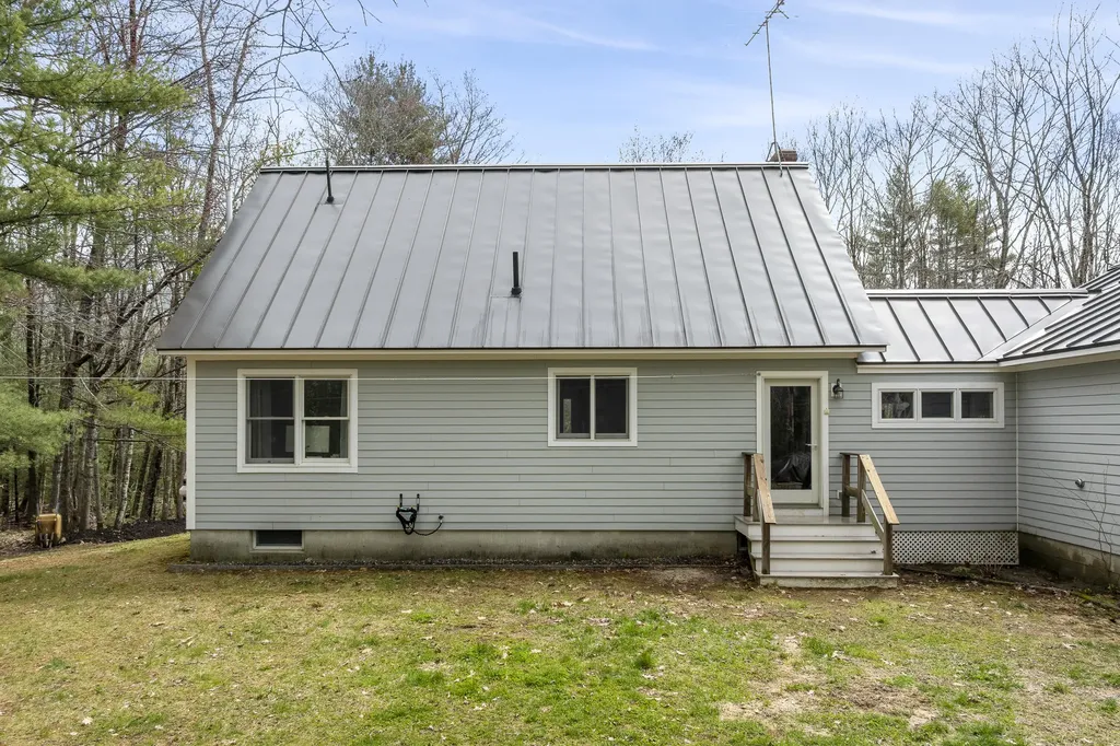 31 Partridge Lane Nobleboro ME 04555
