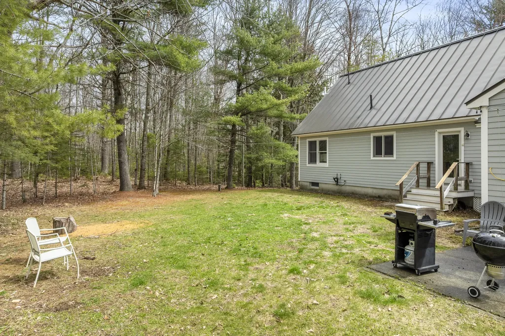 31 Partridge Lane Nobleboro ME 04555