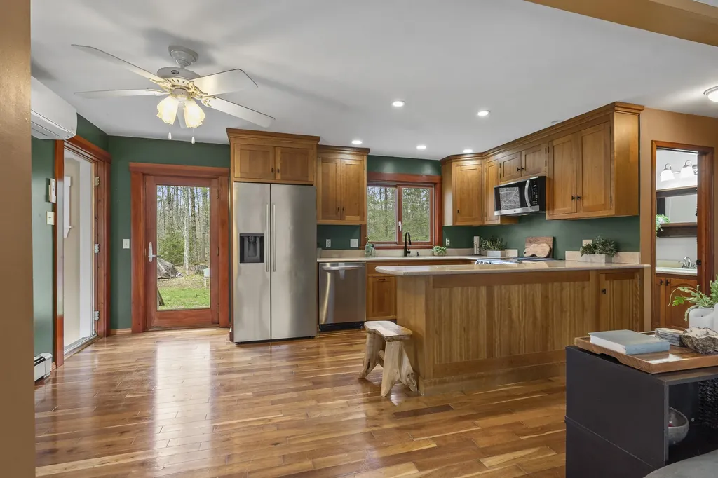 31 Partridge Lane Nobleboro ME 04555