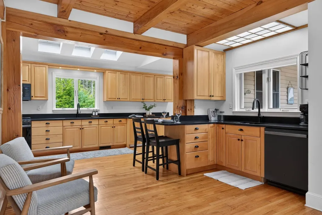 71-72 Quarry Cove Road Raymond ME 04071