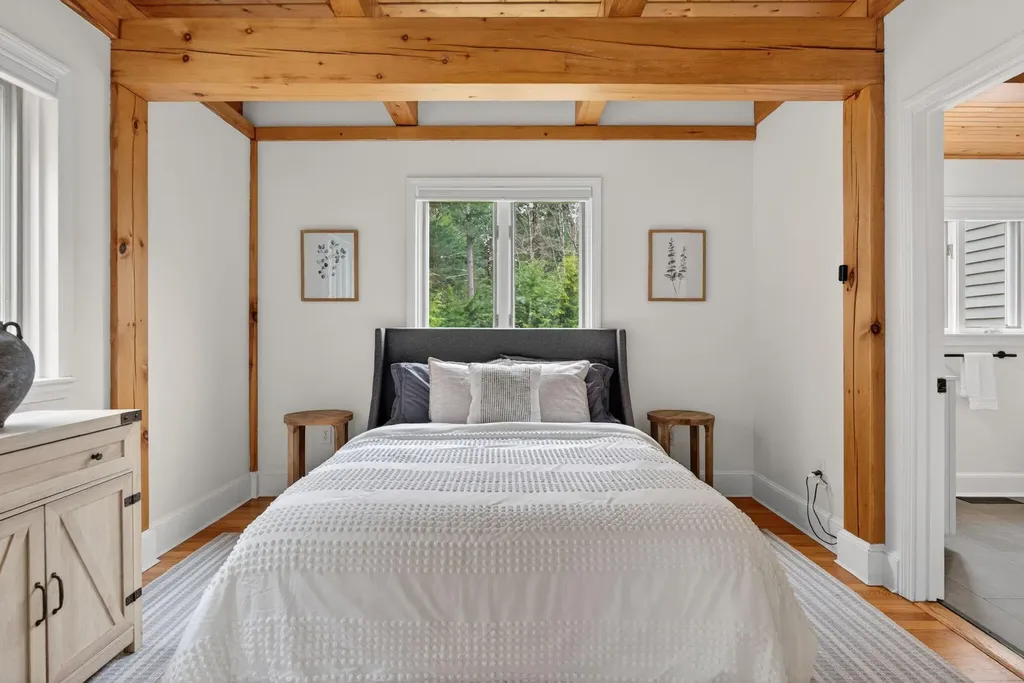 71-72 Quarry Cove Road Raymond ME 04071