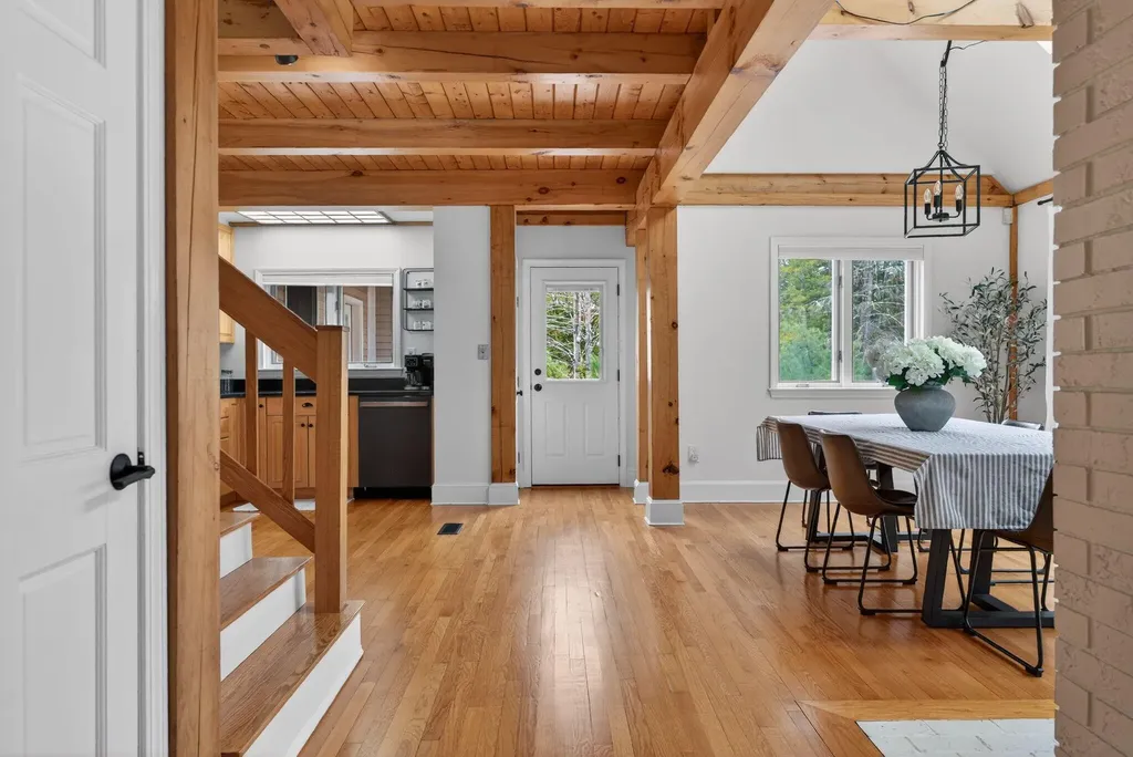 71-72 Quarry Cove Road Raymond ME 04071