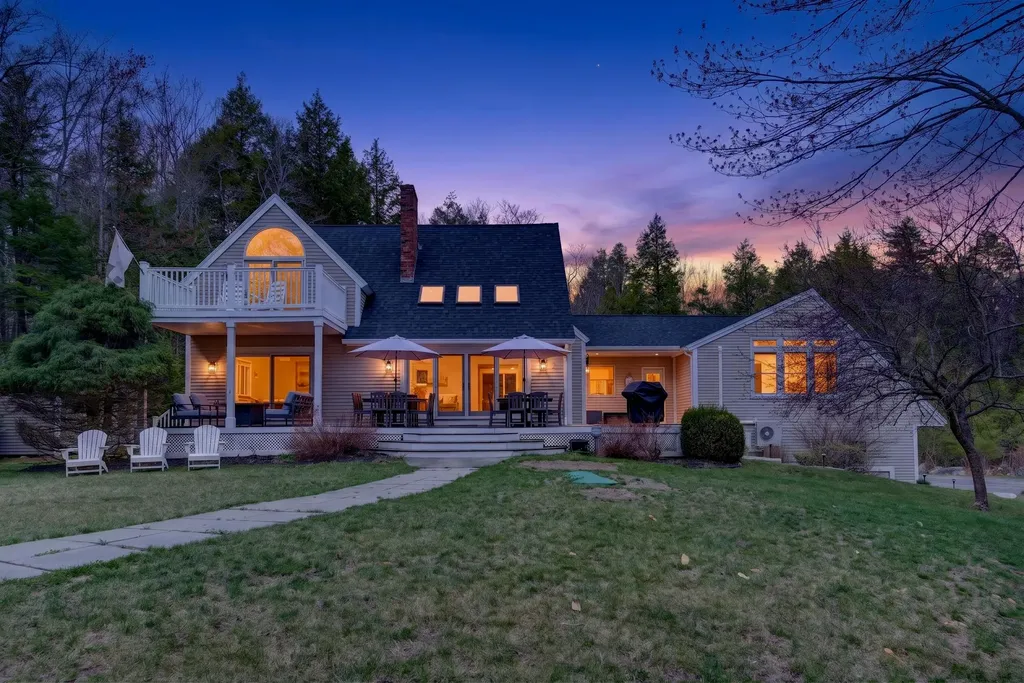 71-72 Quarry Cove Road Raymond ME 04071