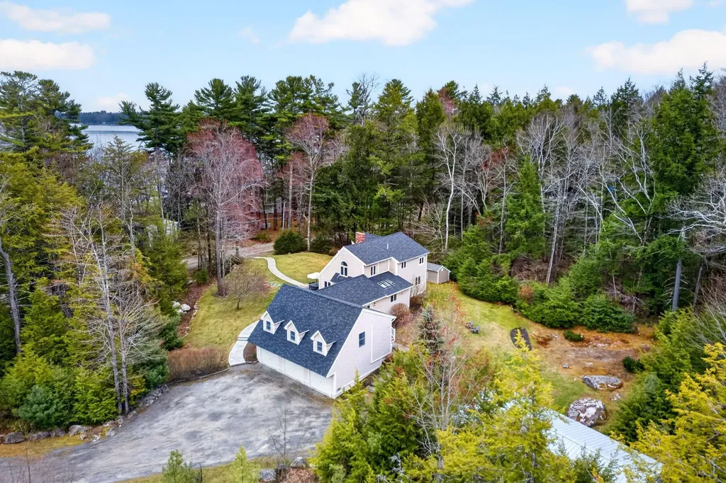 71-72 Quarry Cove Road Raymond ME 04071
