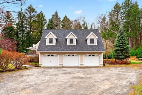 71-72 Quarry Cove Road Raymond ME 04071