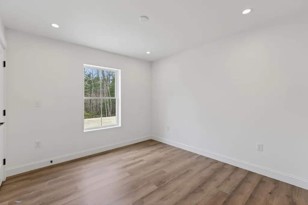 91 Mcgrath Pond Loop Road Belgrade ME 04917