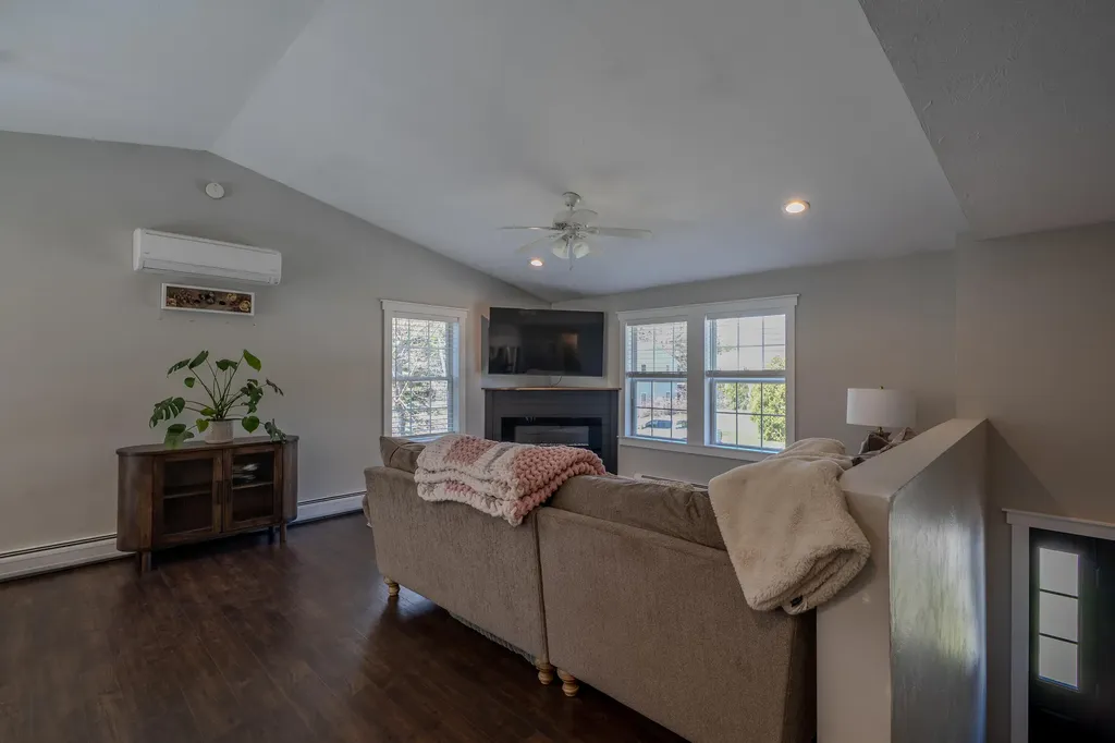 13 Benjamins Way Bangor ME 04401