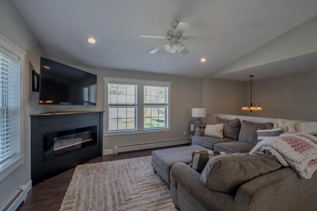 13 Benjamins Way Bangor ME 04401