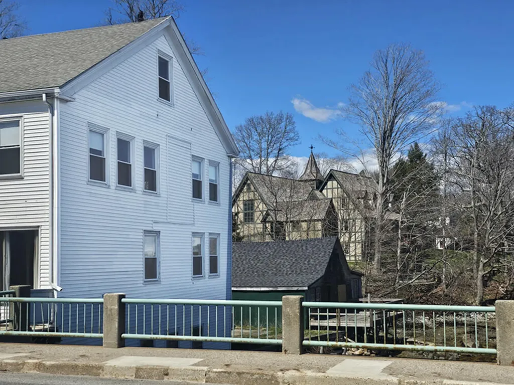 76 Main Street Newcastle ME 04553
