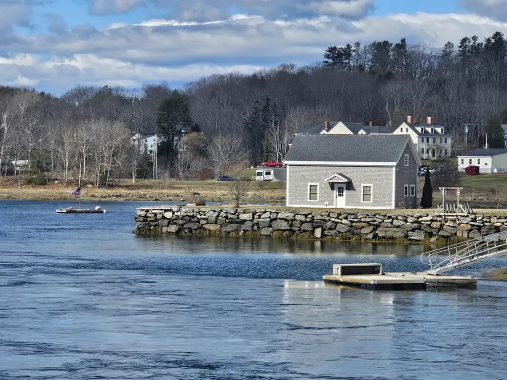76 Main Street Newcastle ME 04553