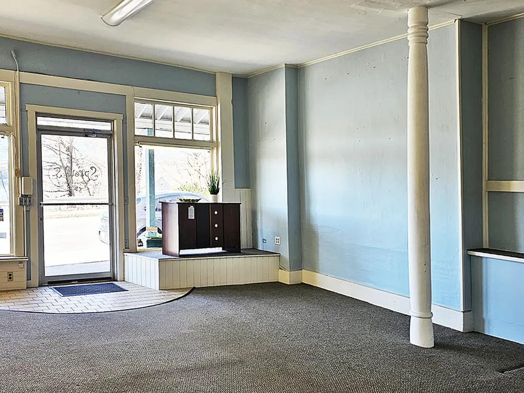 76 Main Street Newcastle ME 04553