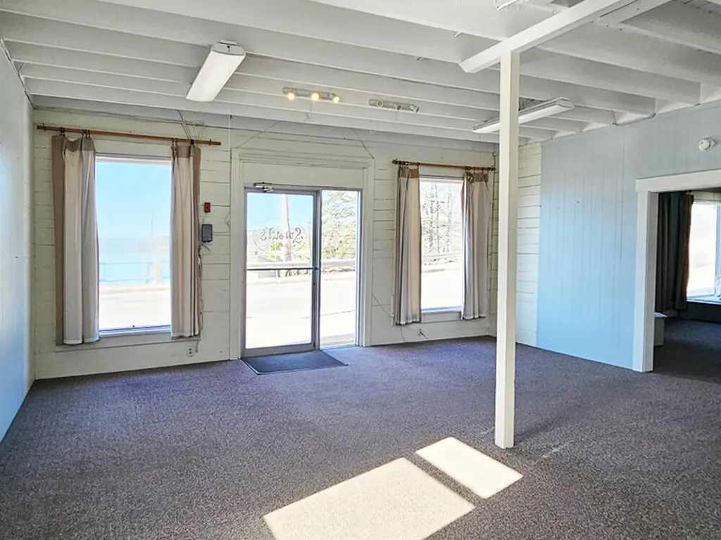 76 Main Street Newcastle ME 04553