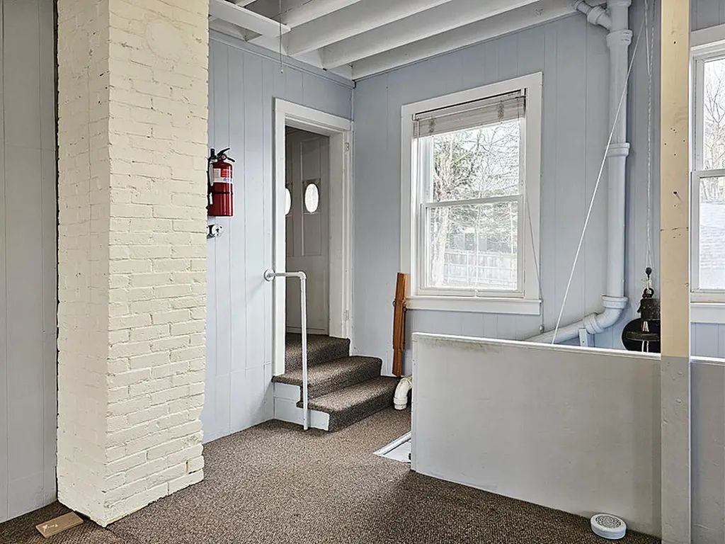 76 Main Street Newcastle ME 04553