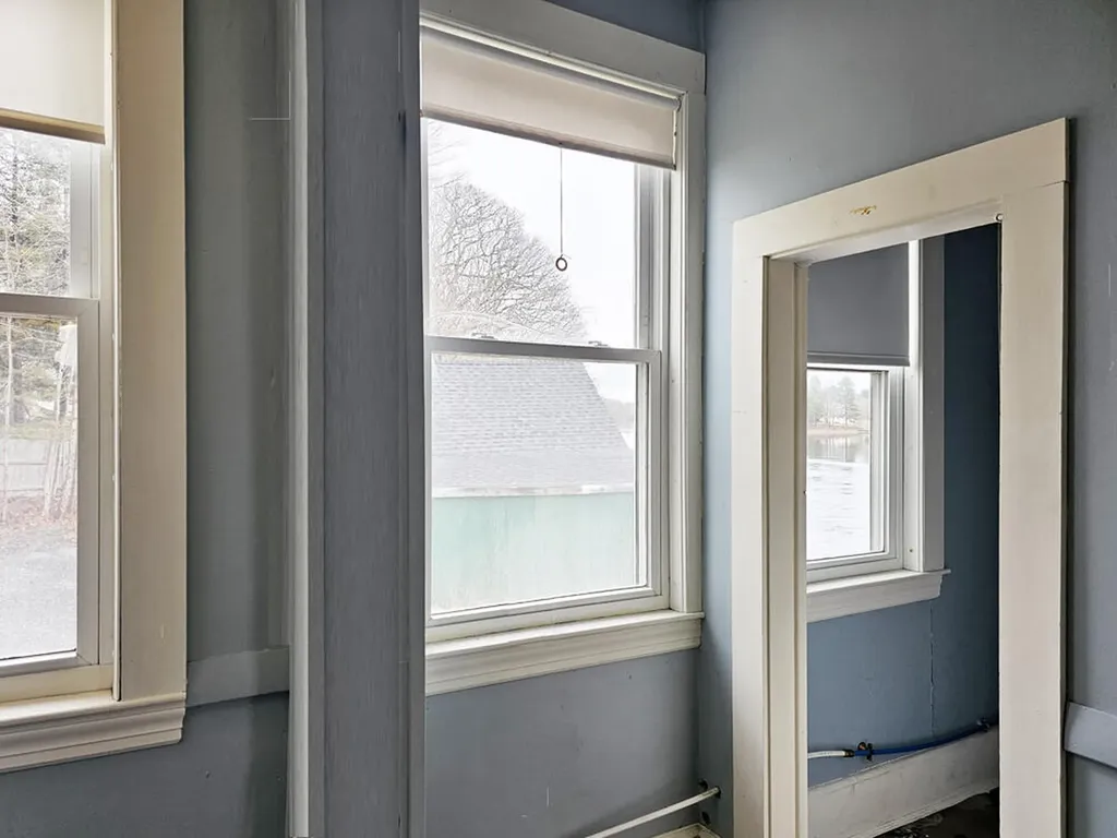 76 Main Street Newcastle ME 04553
