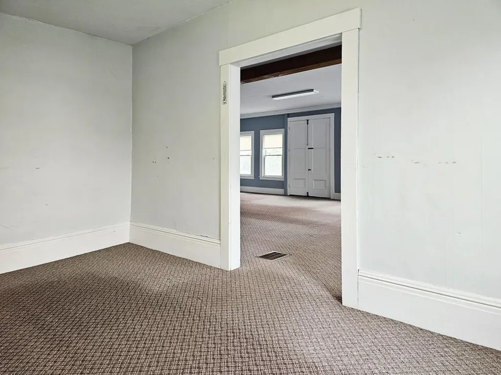 76 Main Street Newcastle ME 04553