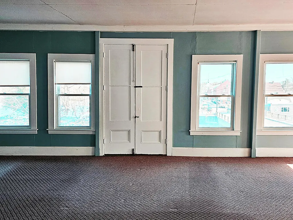 76 Main Street Newcastle ME 04553