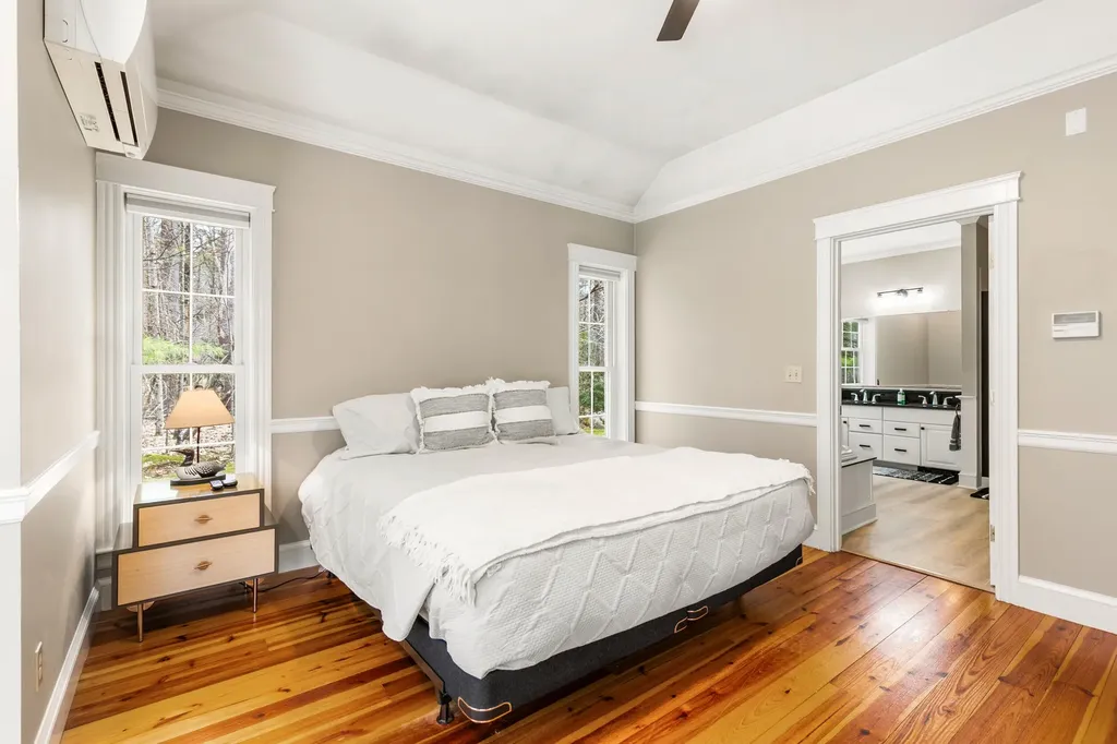 23 Casselton Road Raymond ME 04071