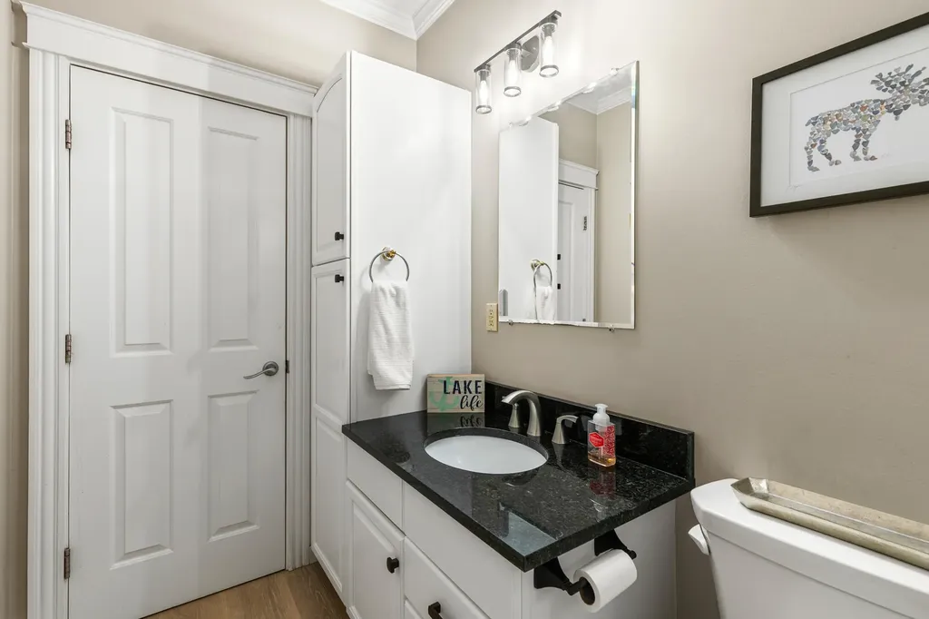 23 Casselton Road Raymond ME 04071