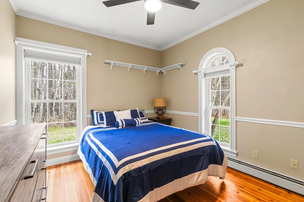 23 Casselton Road Raymond ME 04071