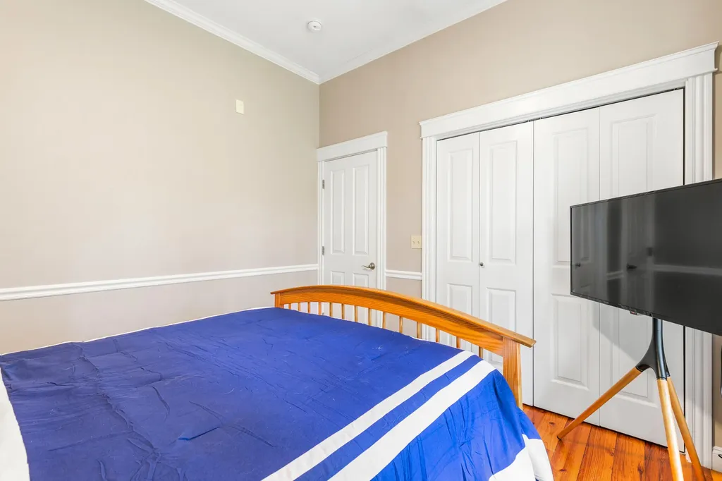 23 Casselton Road Raymond ME 04071