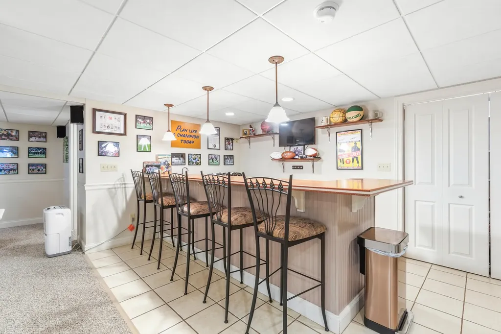 23 Casselton Road Raymond ME 04071