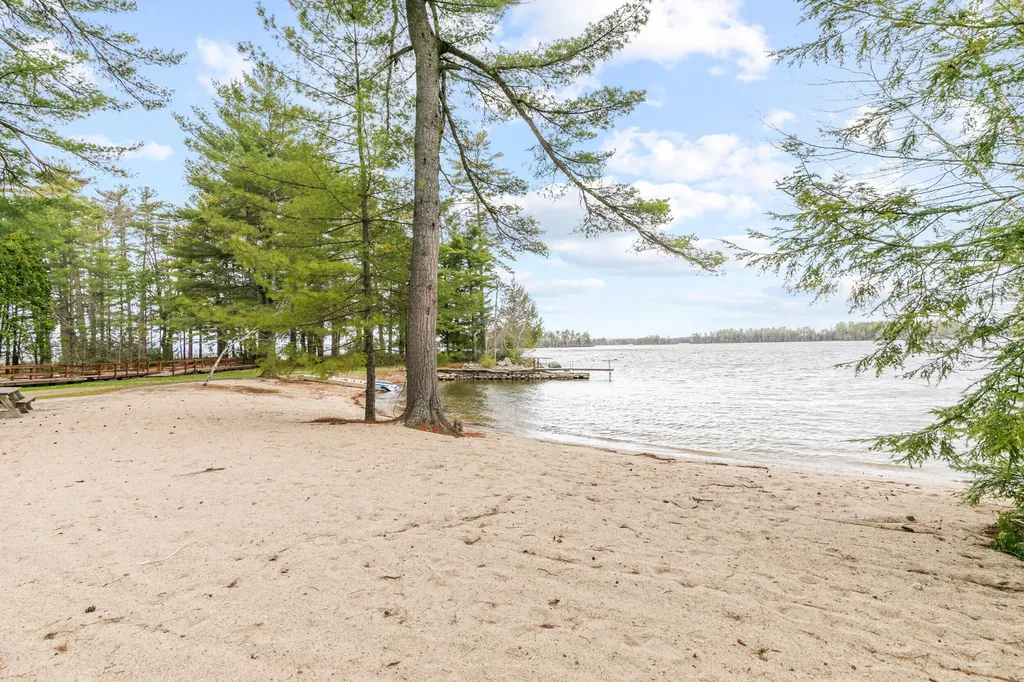 23 Casselton Road Raymond ME 04071