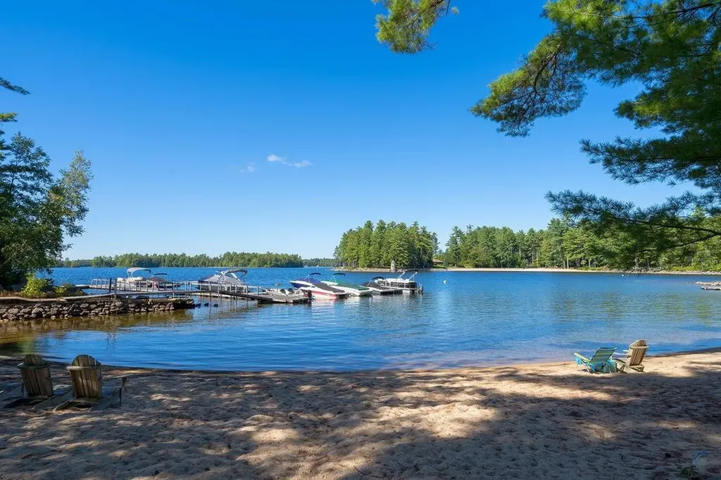 23 Casselton Road Raymond ME 04071