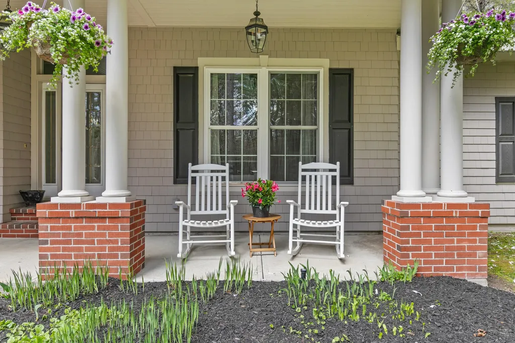 23 Casselton Road Raymond ME 04071