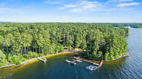 23 Casselton Road Raymond ME 04071