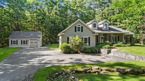 23 Casselton Road Raymond ME 04071
