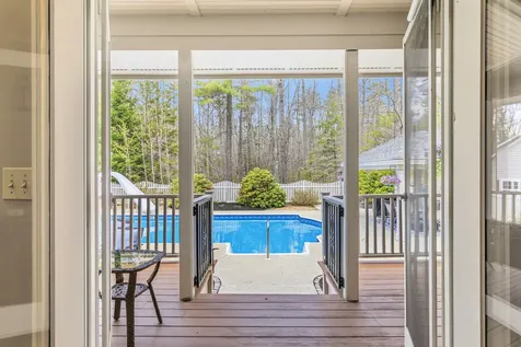 23 Casselton Road Raymond ME 04071