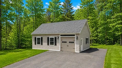 23 Casselton Road Raymond ME 04071