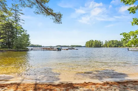 23 Casselton Road Raymond ME 04071