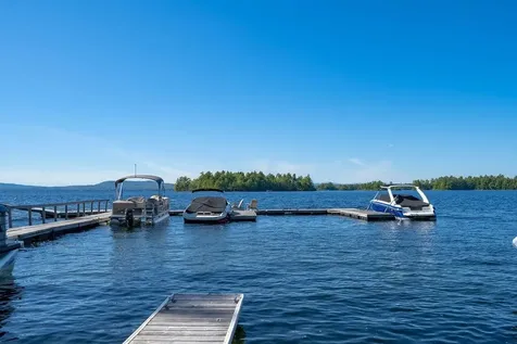 23 Casselton Road Raymond ME 04071