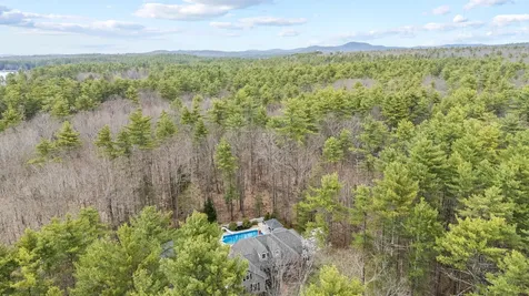 23 Casselton Road Raymond ME 04071
