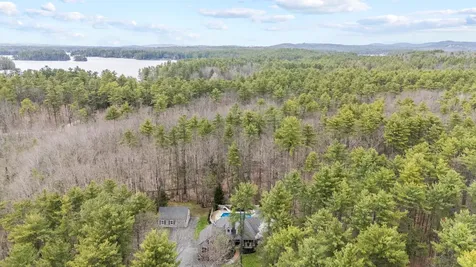23 Casselton Road Raymond ME 04071