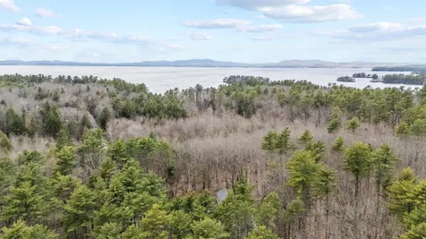 23 Casselton Road Raymond ME 04071