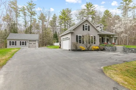 23 Casselton Road Raymond ME 04071