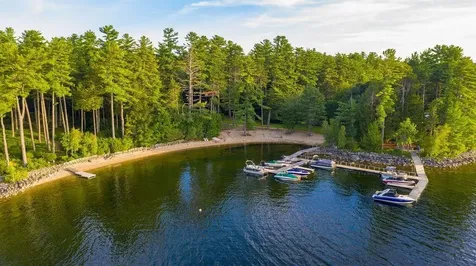 23 Casselton Road Raymond ME 04071