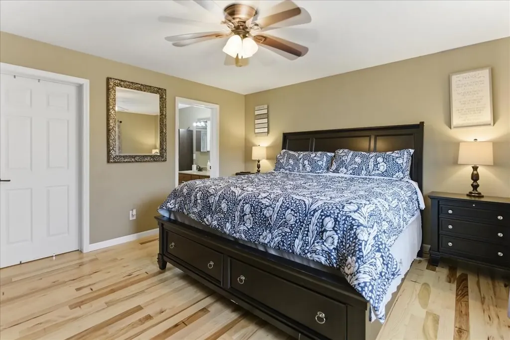 13 Bowdoin Drive Lewiston ME 04240