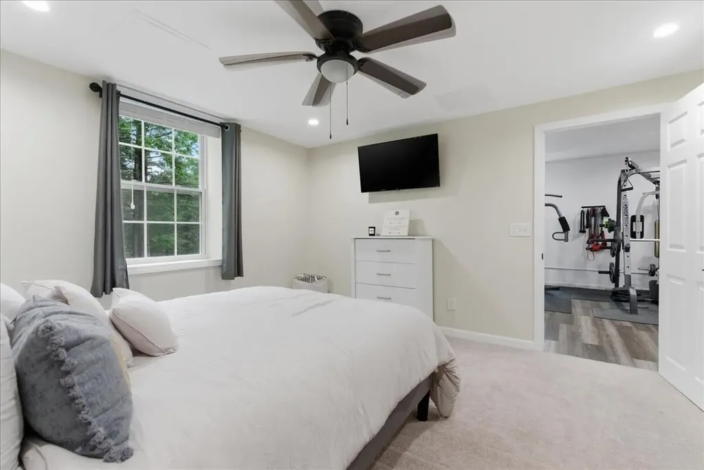 13 Bowdoin Drive Lewiston ME 04240