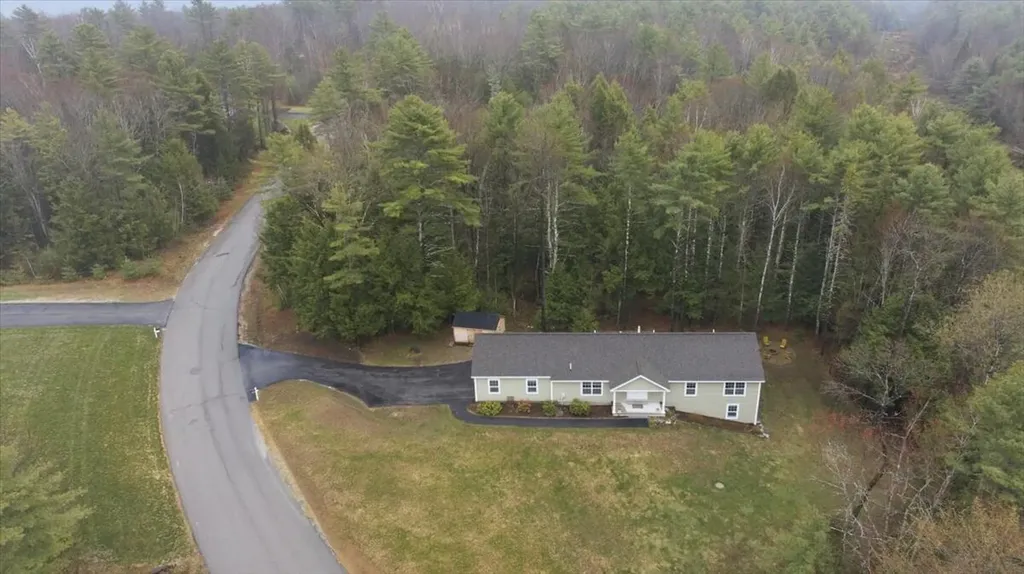 13 Bowdoin Drive Lewiston ME 04240