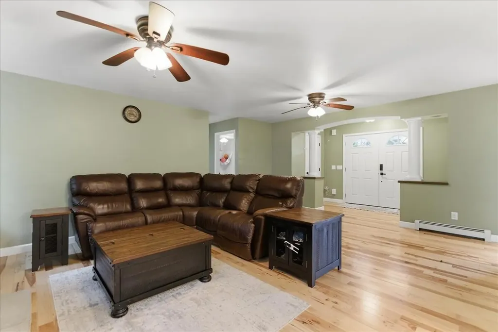 13 Bowdoin Drive Lewiston ME 04240