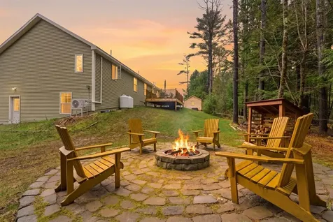 13 Bowdoin Drive Lewiston ME 04240
