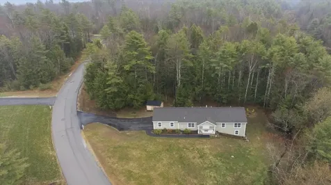 13 Bowdoin Drive Lewiston ME 04240