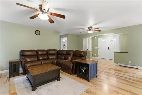 13 Bowdoin Drive Lewiston ME 04240