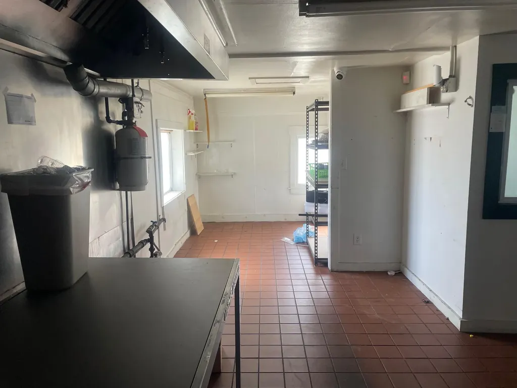 901 Main Street Oxford ME 04270