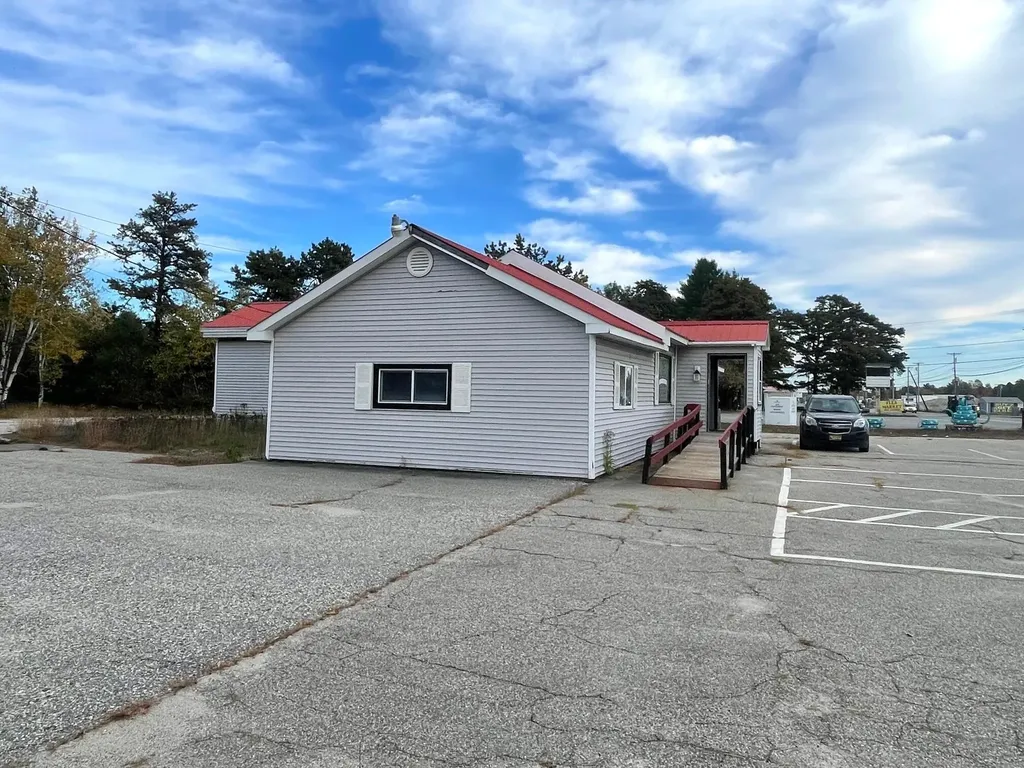 901 Main Street Oxford ME 04270