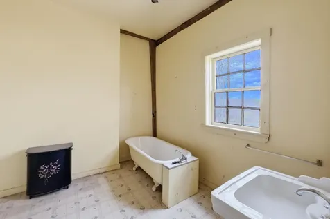 175 Quarry Road Waldoboro ME 04572