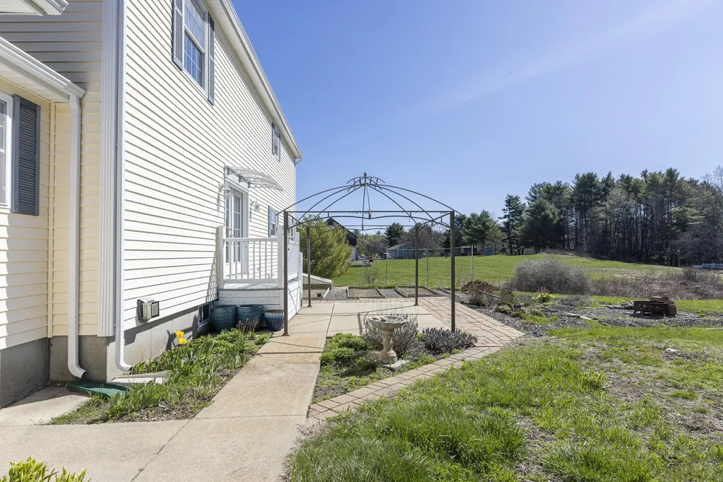117 Mclellan Road Gorham ME 04038